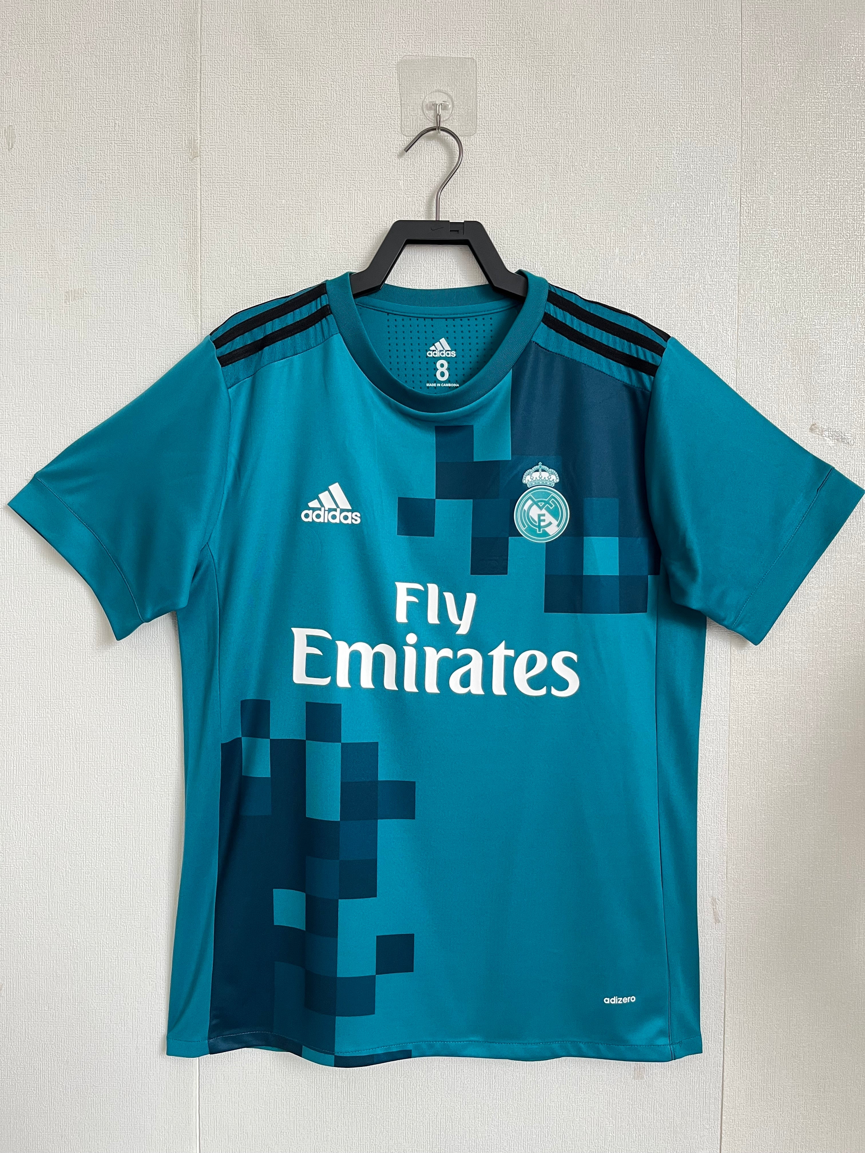 Real Madrid Retro 2017/2018 Tercera Equipación