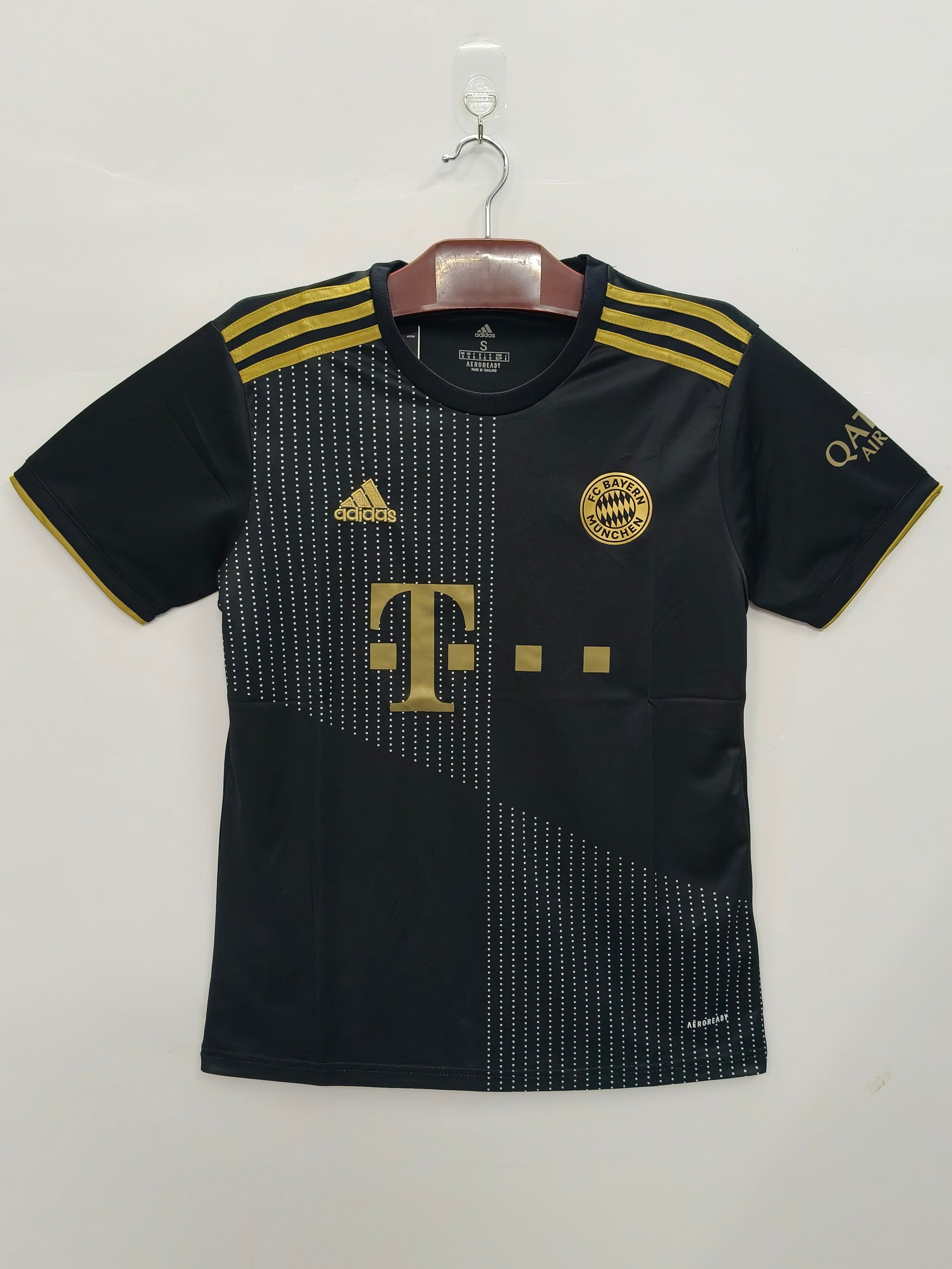 Bayern Múnich Retro 2021/2022 Visita