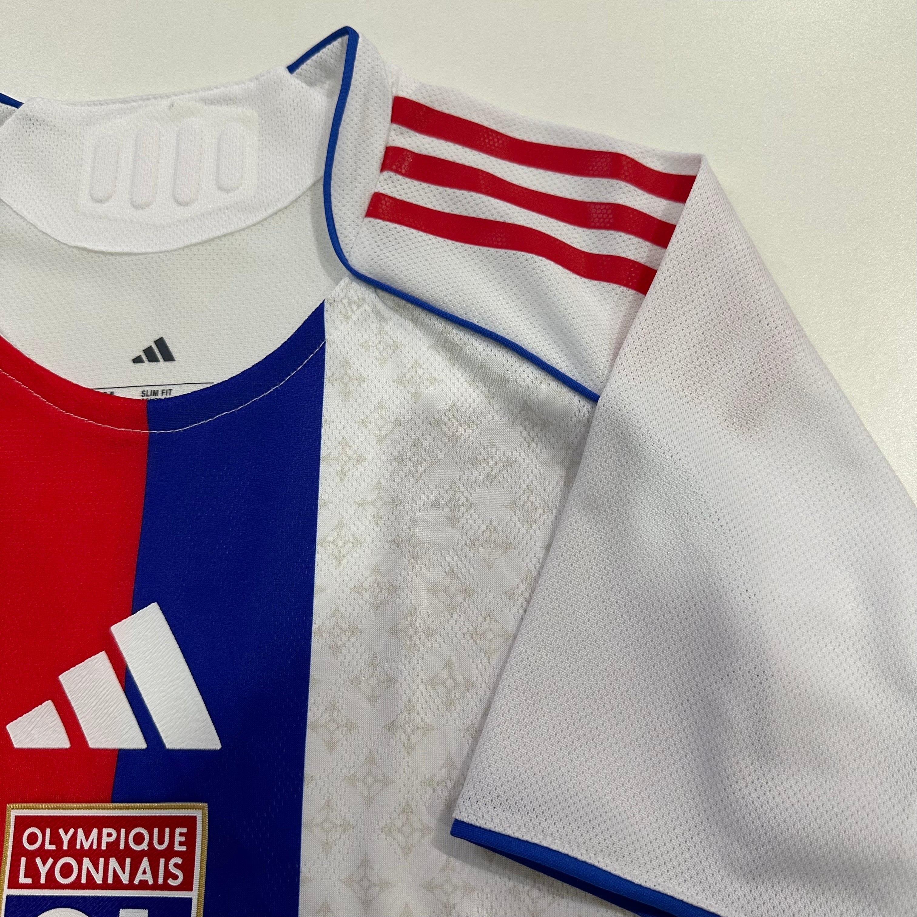 Olympique de Lyon 2025/2026 Local