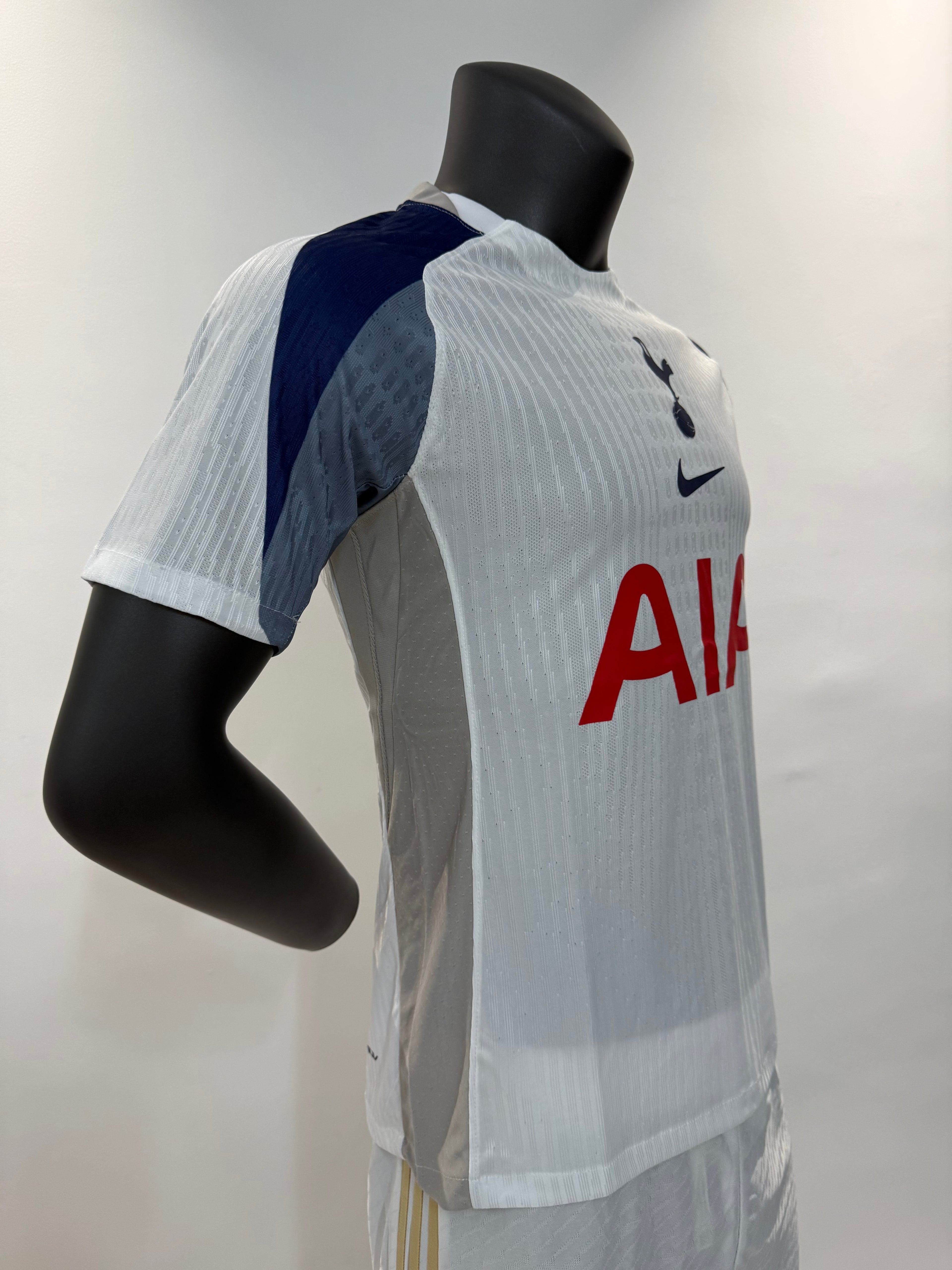 Tottenham 2025/2026 Local
