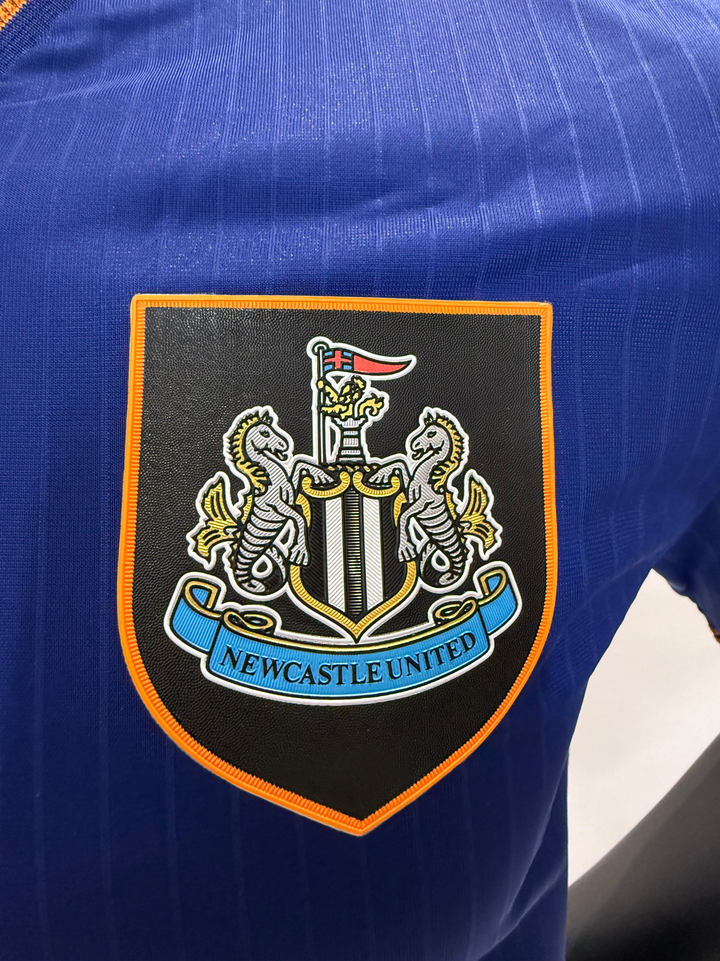 Newcastle United 2025/2026 Tercera Equipación