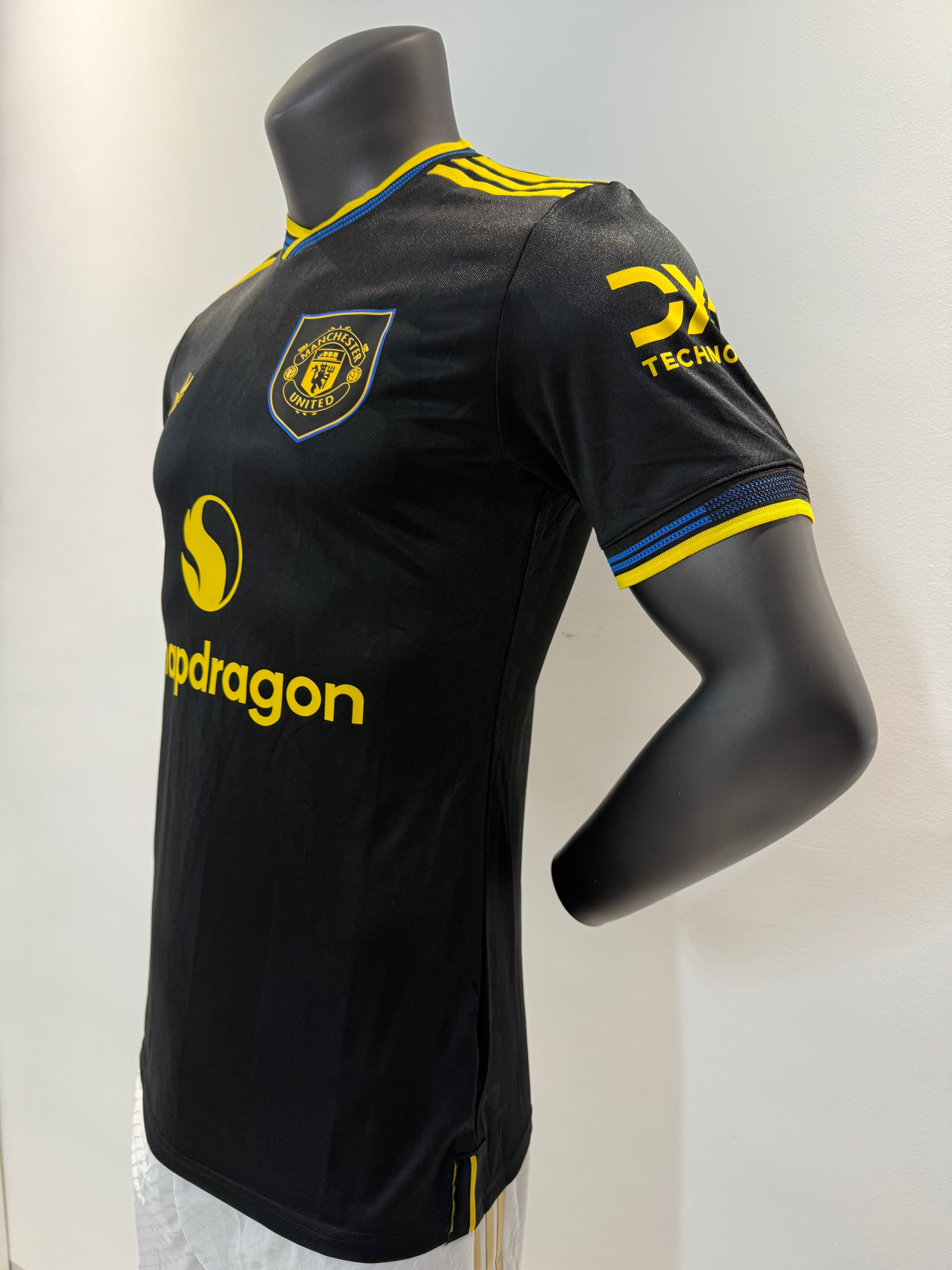 Manchester United 2025/2026 Tercera Equipación