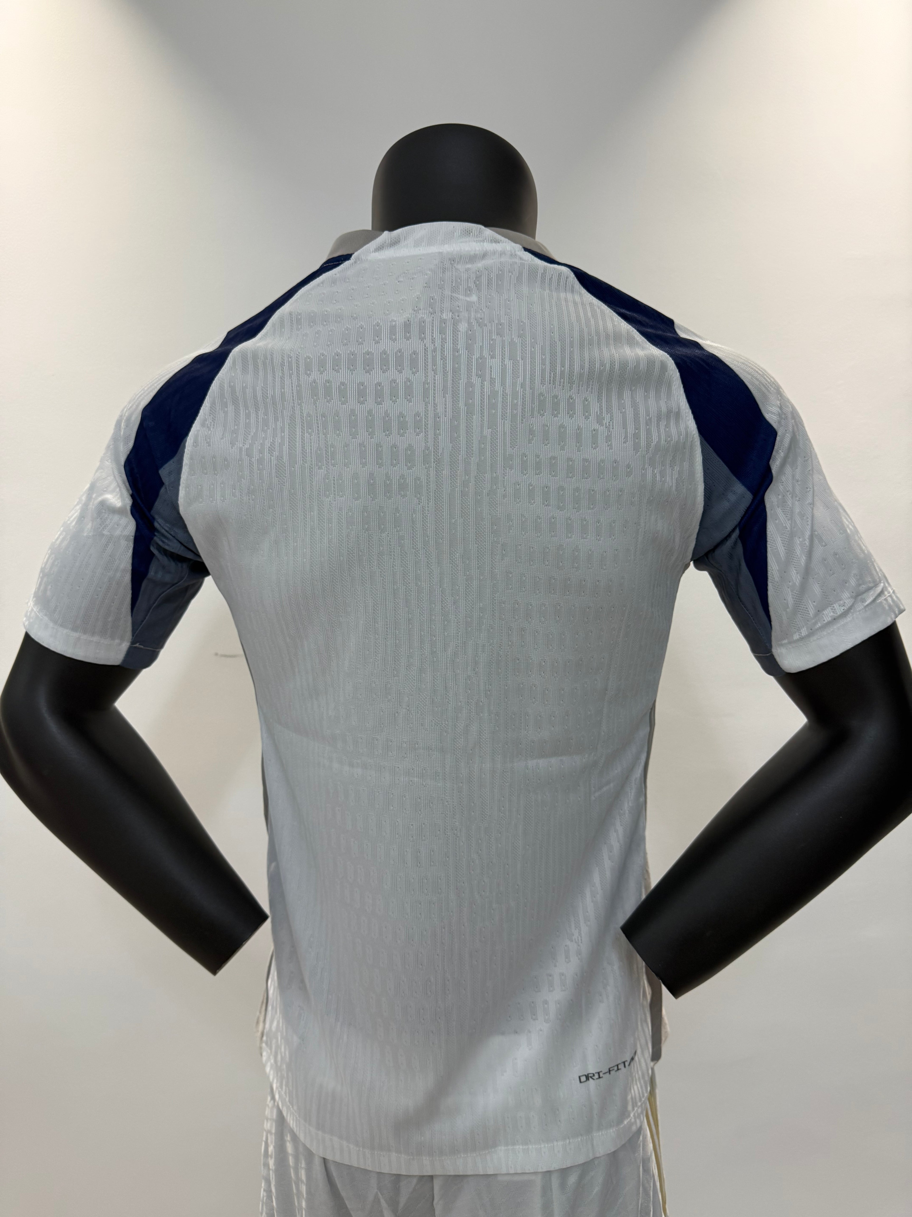 Tottenham 2025/2026 Local