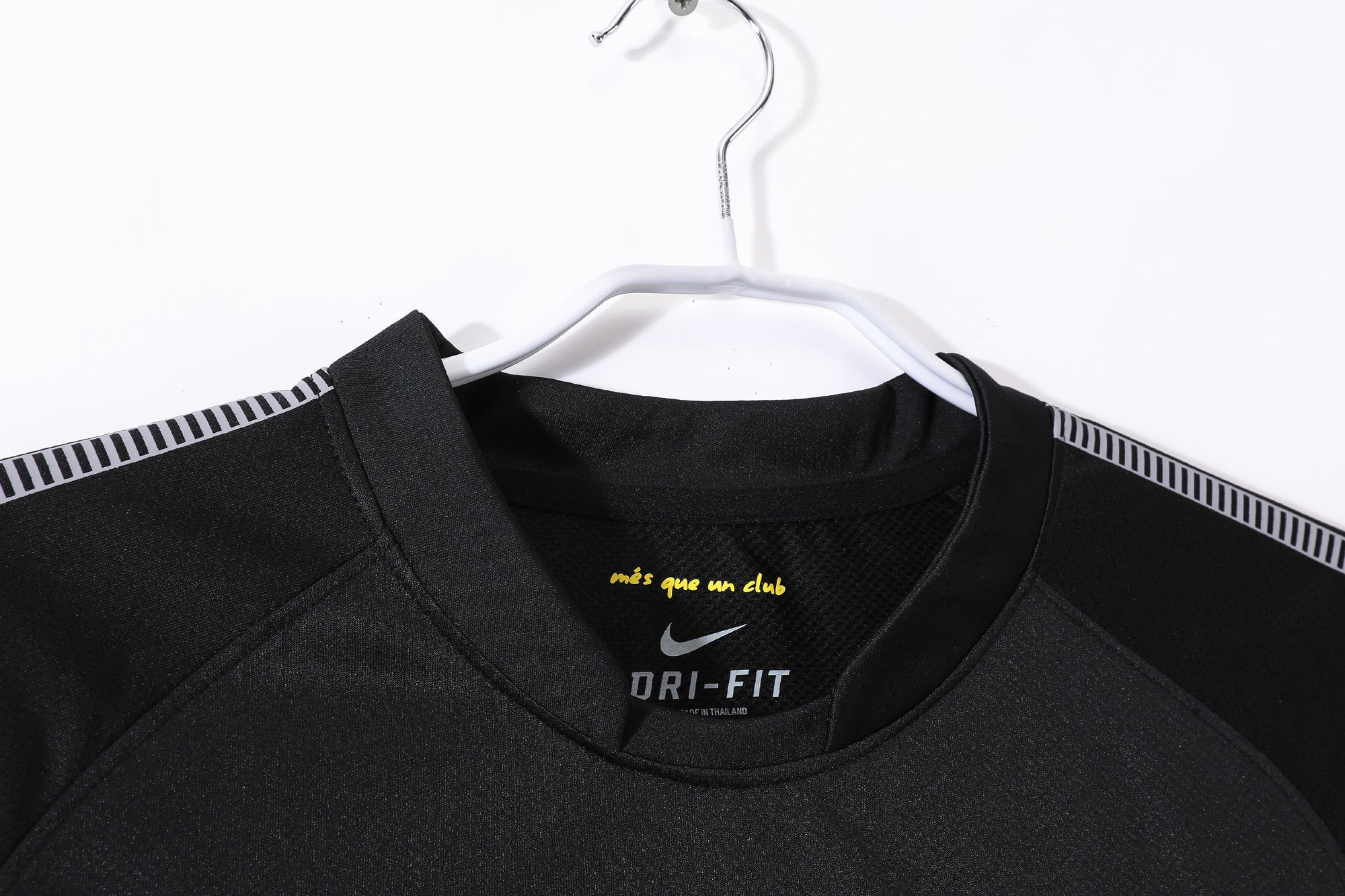 Barcelona Retro 2011/2012 Visitante