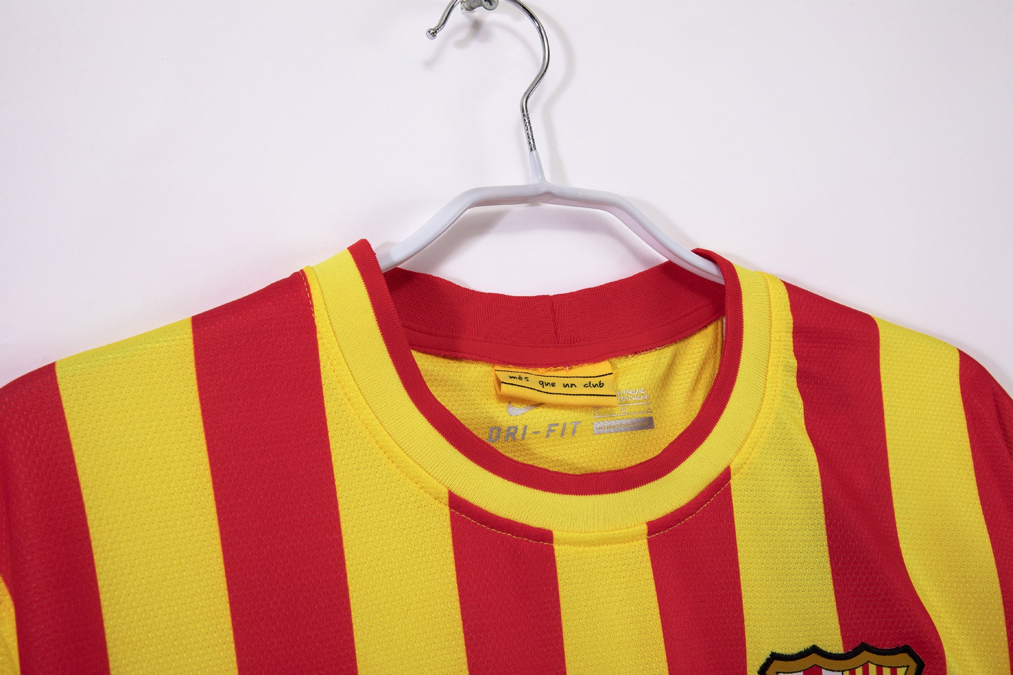 Barcelona Retro 2013/2014 Visitante