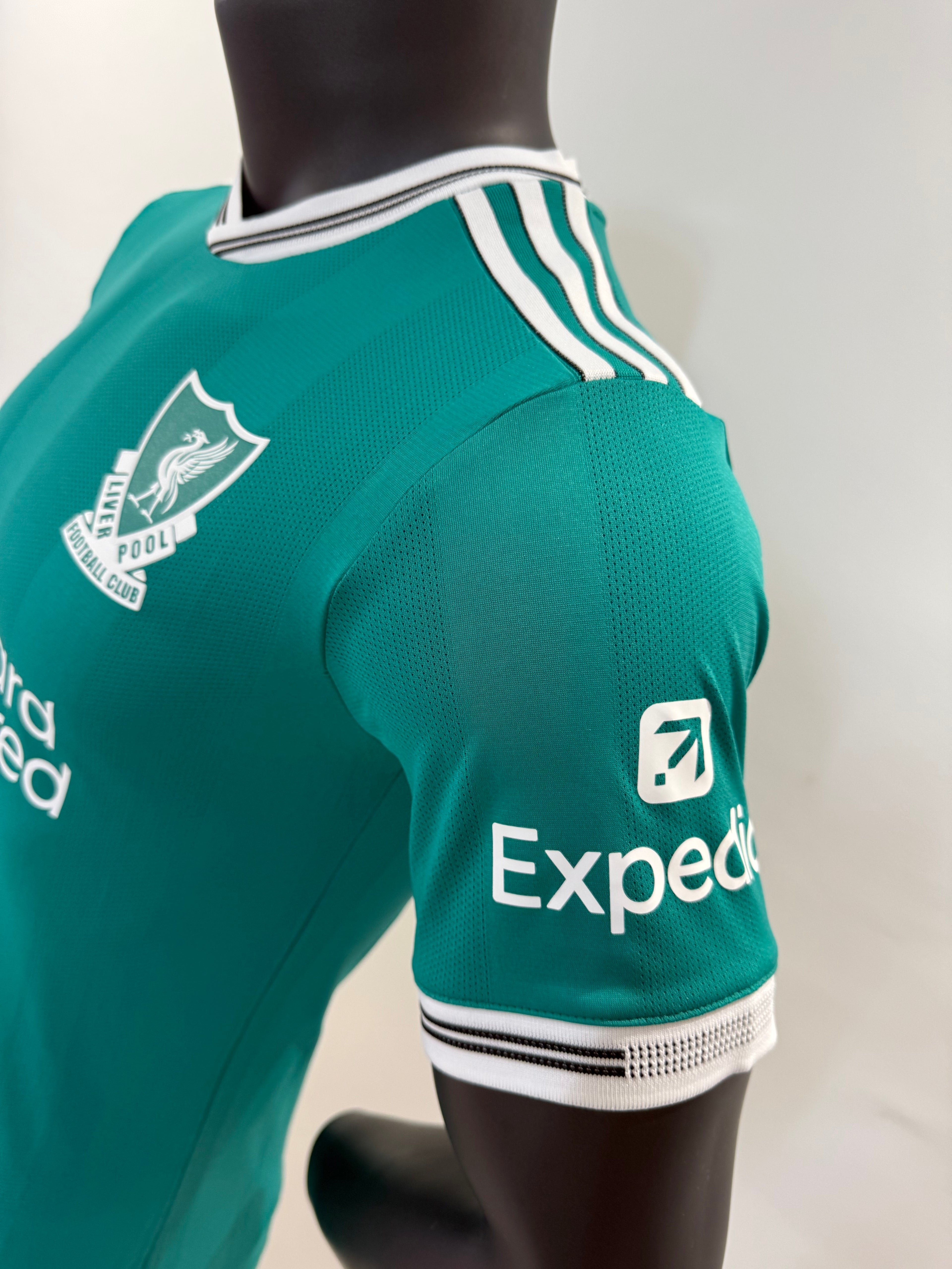 Liverpool 2025/2026 Tercera Equipación