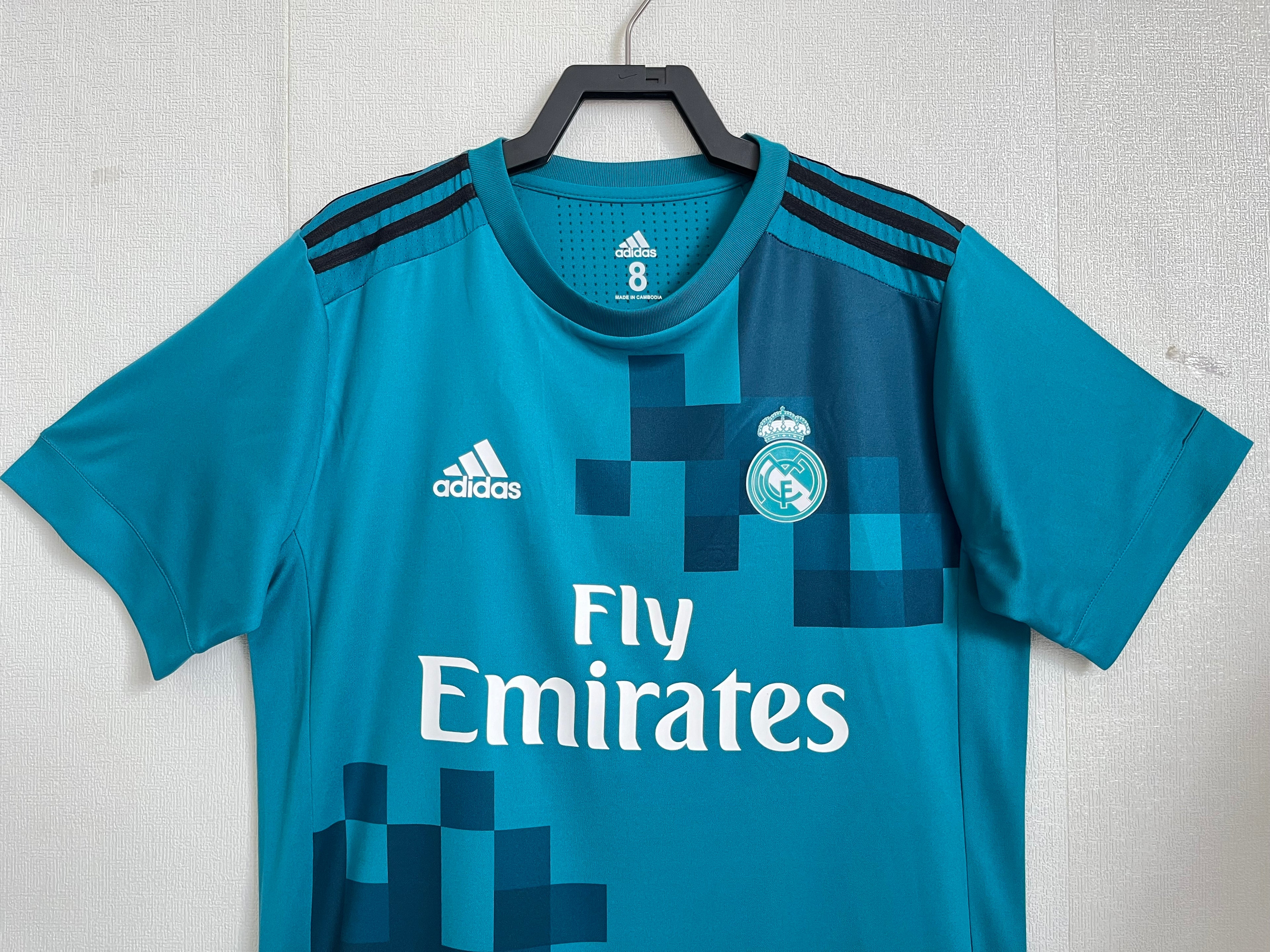 Real Madrid Retro 2017/2018 Tercera Equipación