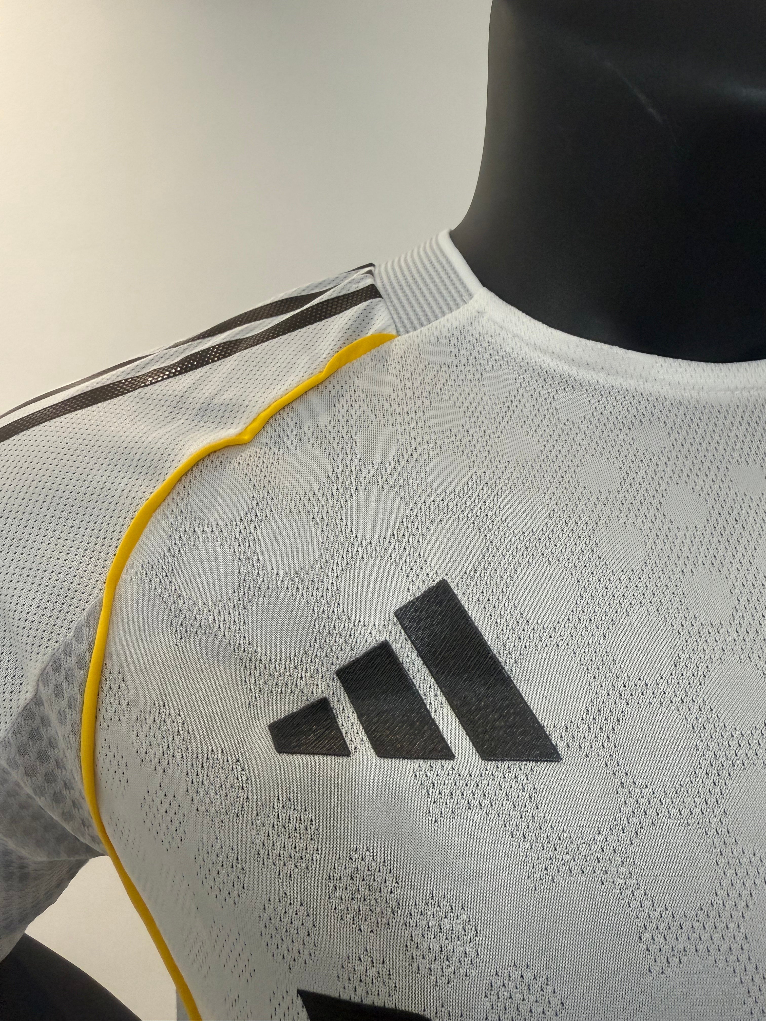 Real Madrid 2025/2026 Local