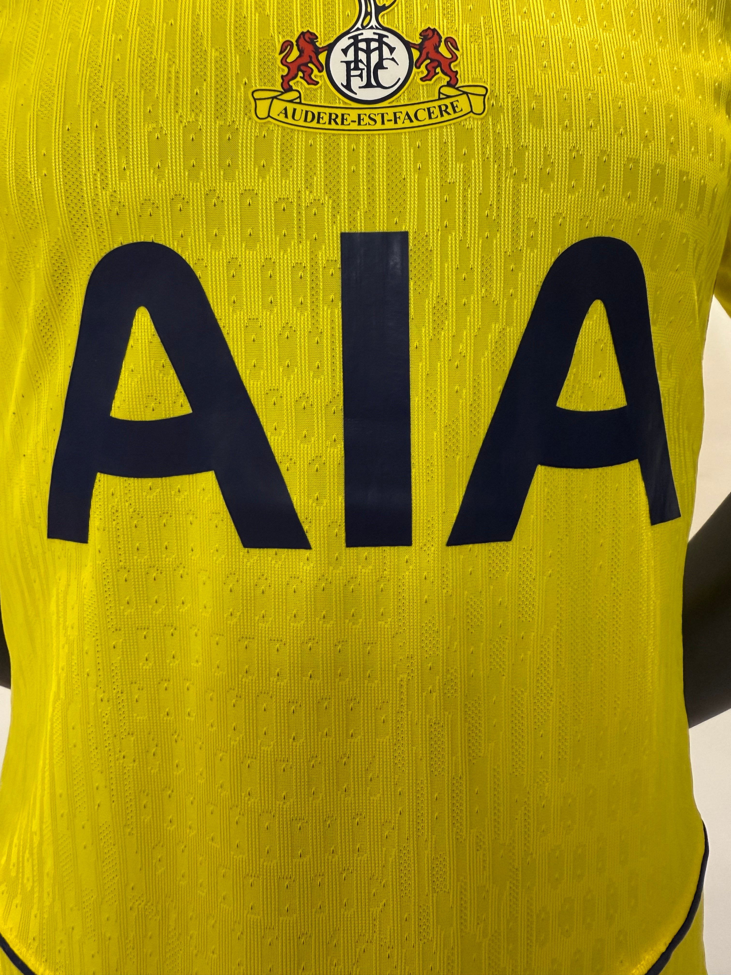 Tottenham 2025/2026 Tercera Equipación