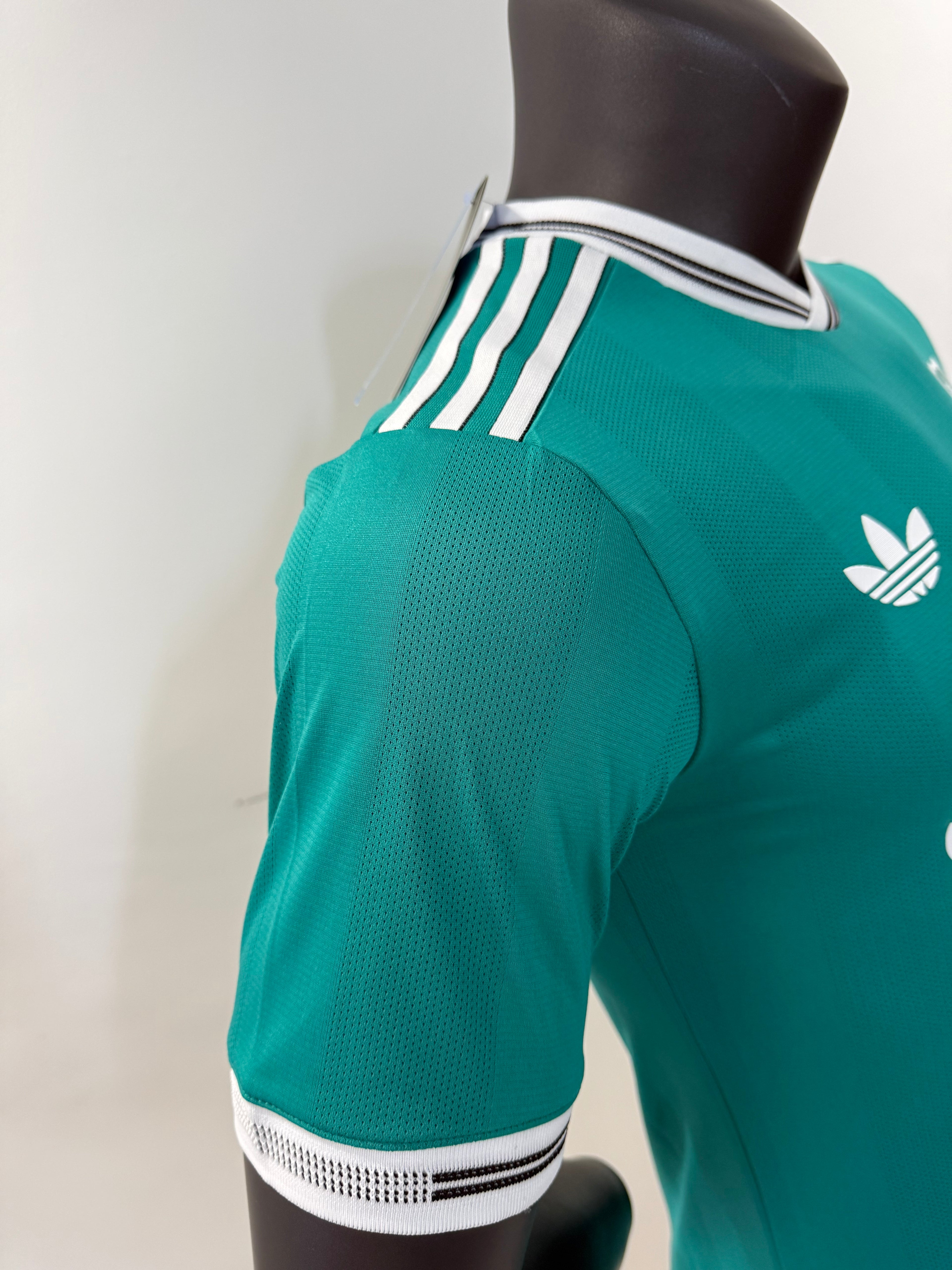 Liverpool 2025/2026 Tercera Equipación