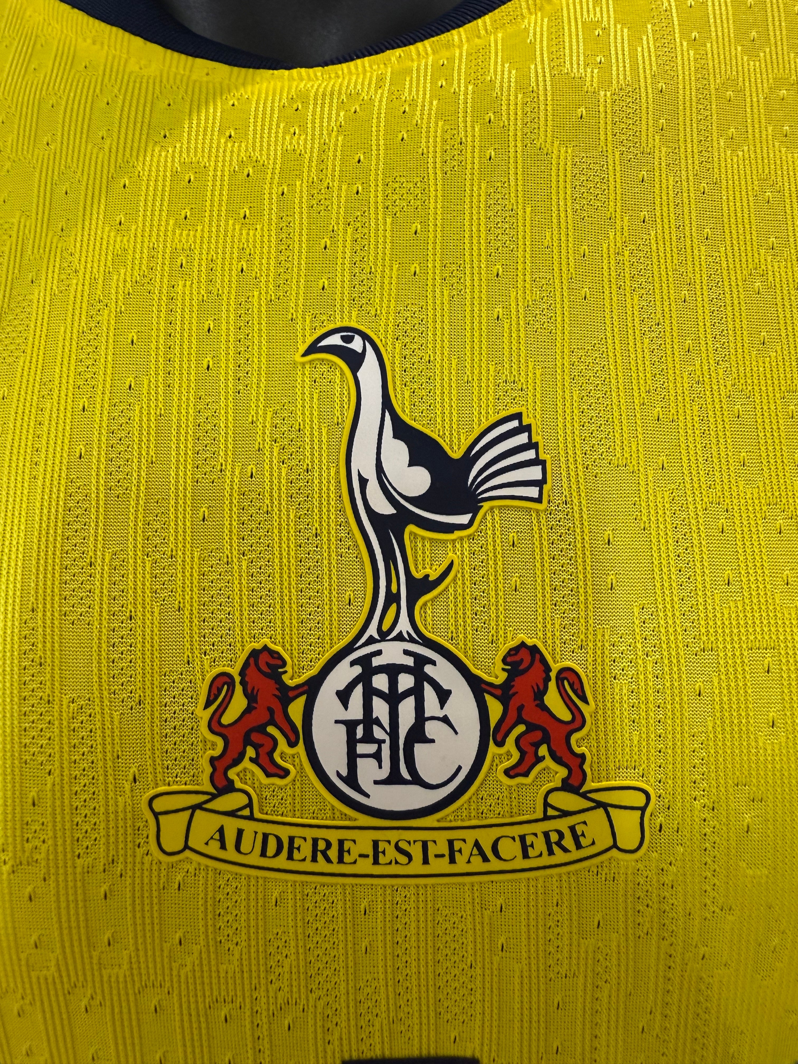 Tottenham 2025/2026 Tercera Equipación