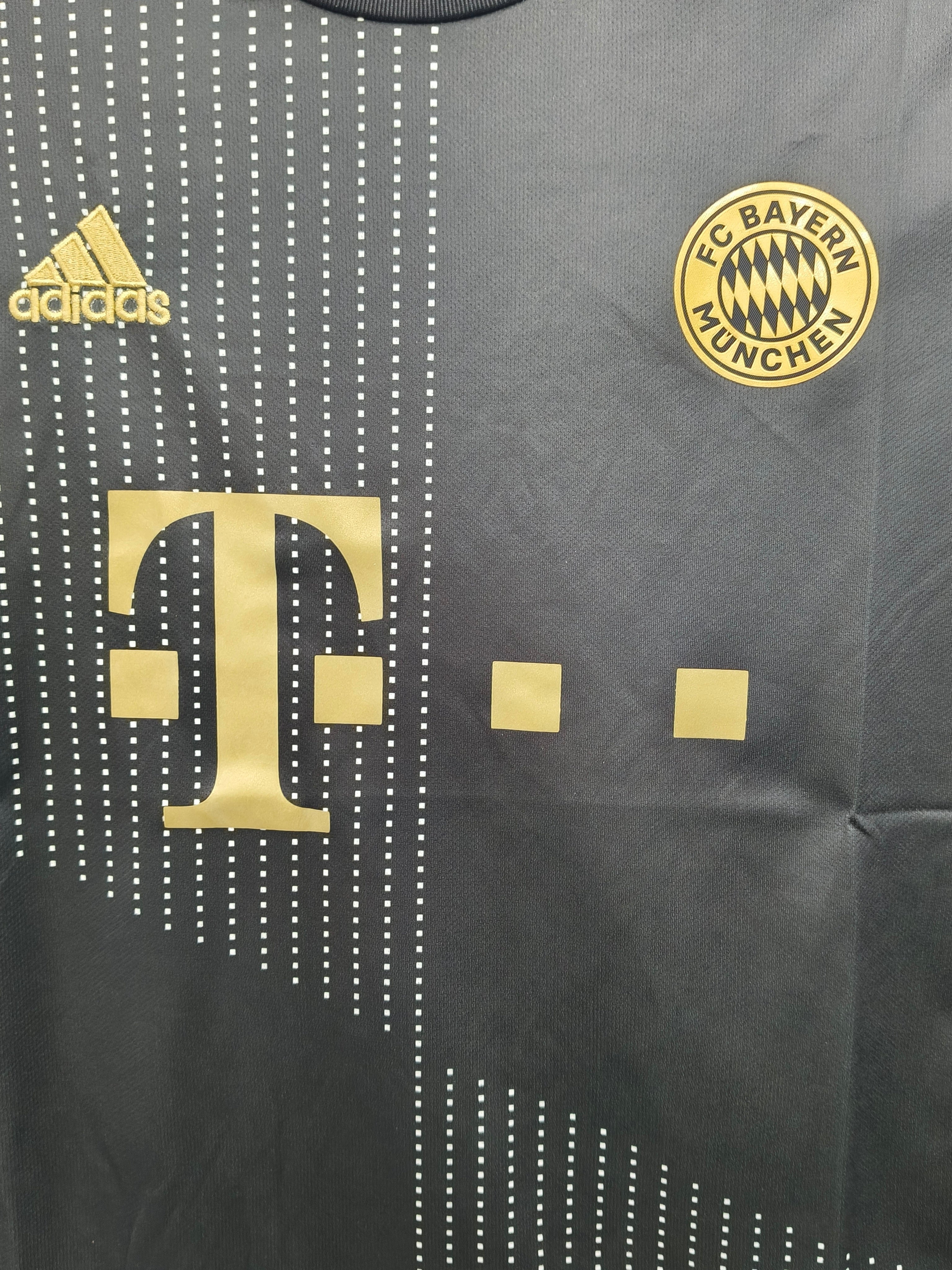 Bayern Múnich Retro 2021/2022 Visita