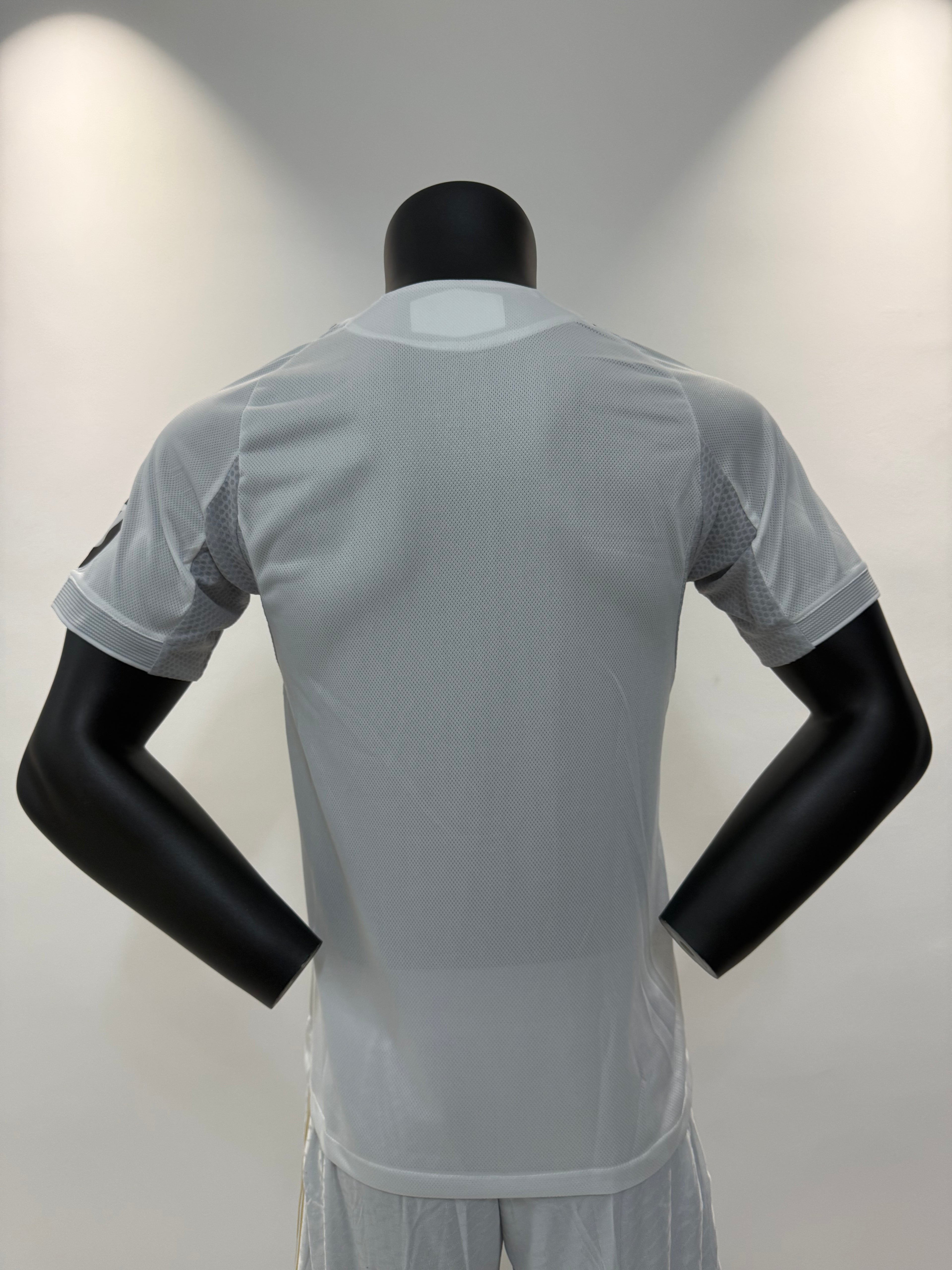 Real Madrid 2025/2026 Local