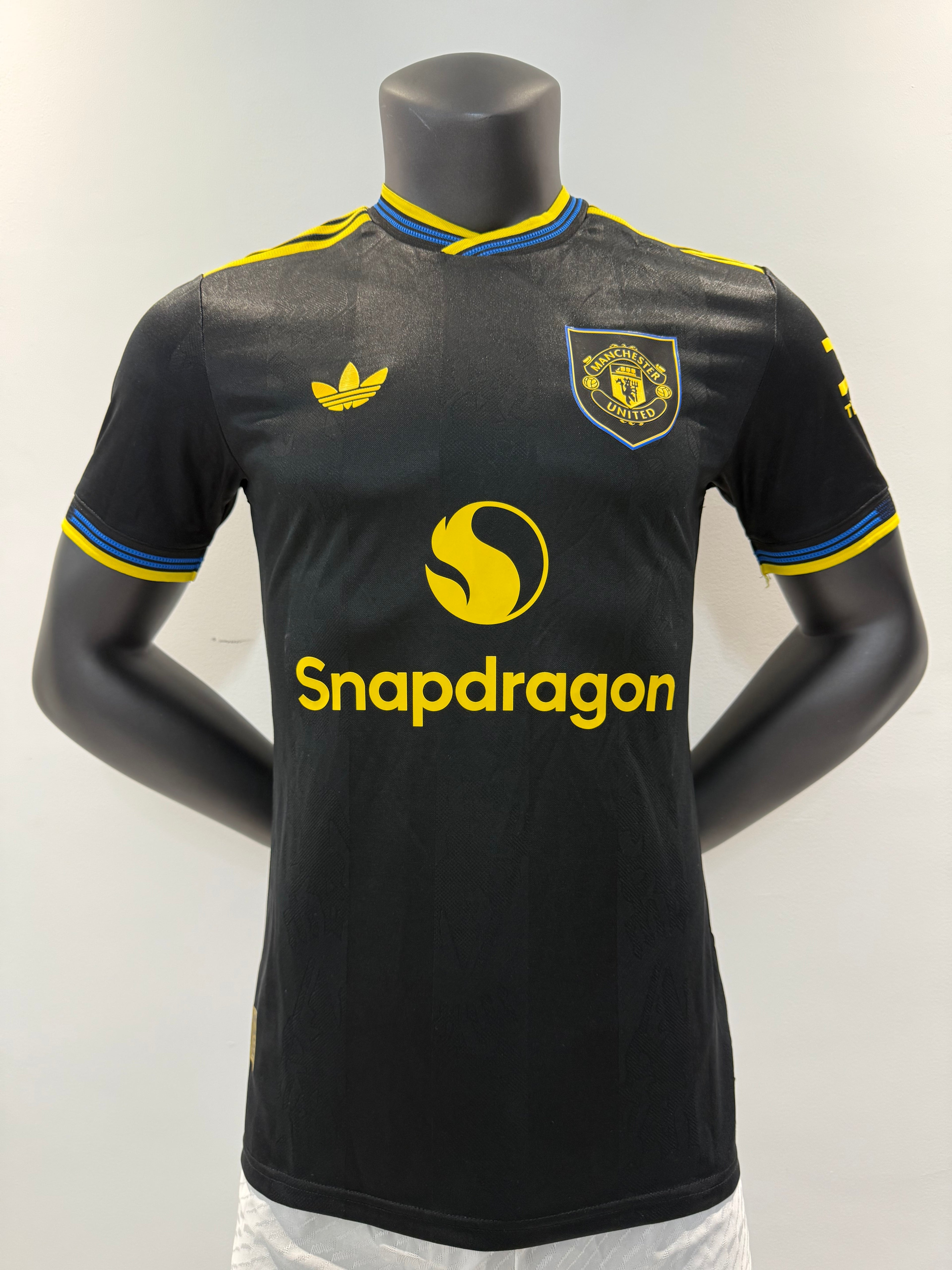 Manchester United 2025/2026 Tercera Equipación