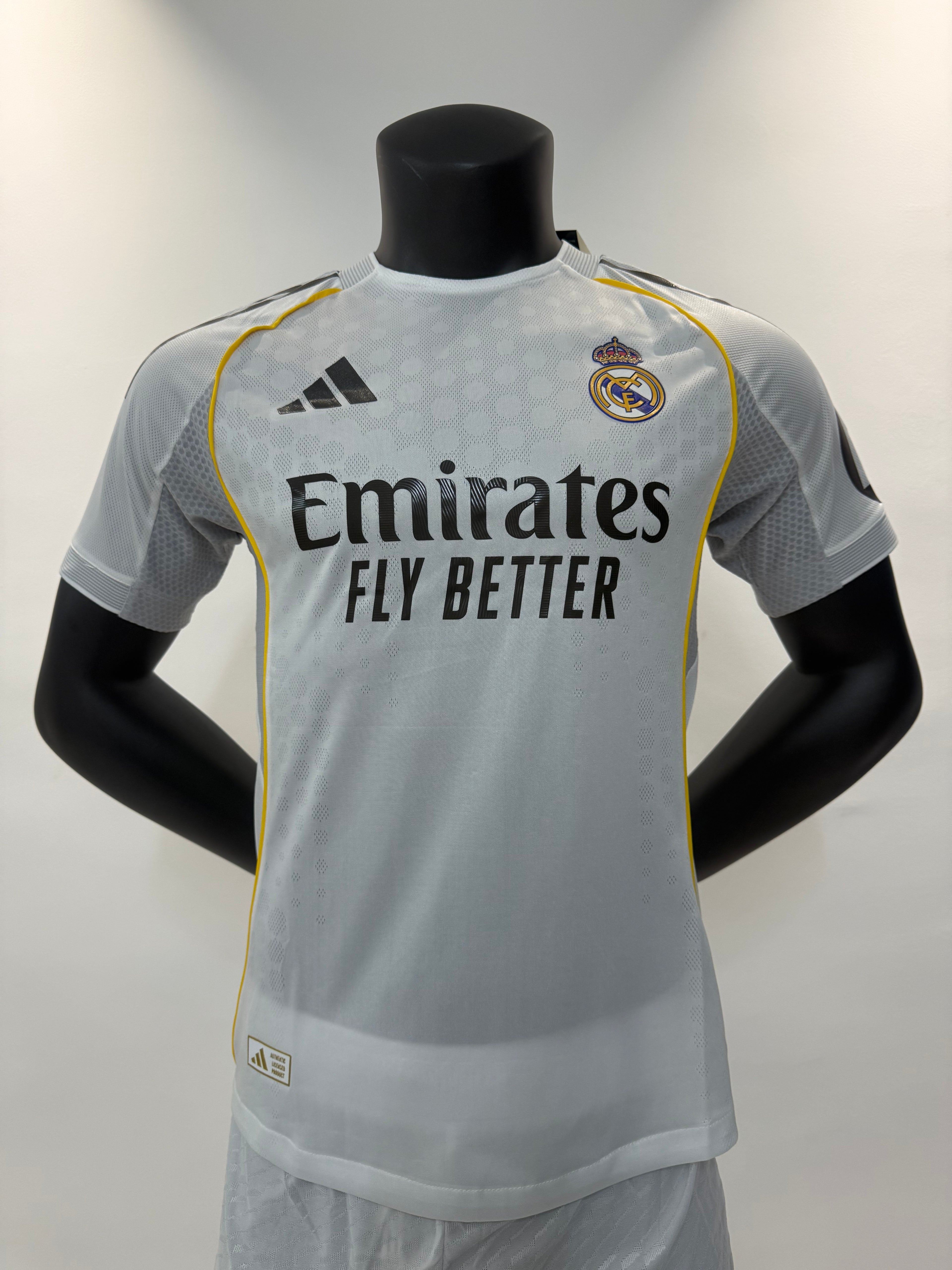 Real Madrid 2025/2026 Local
