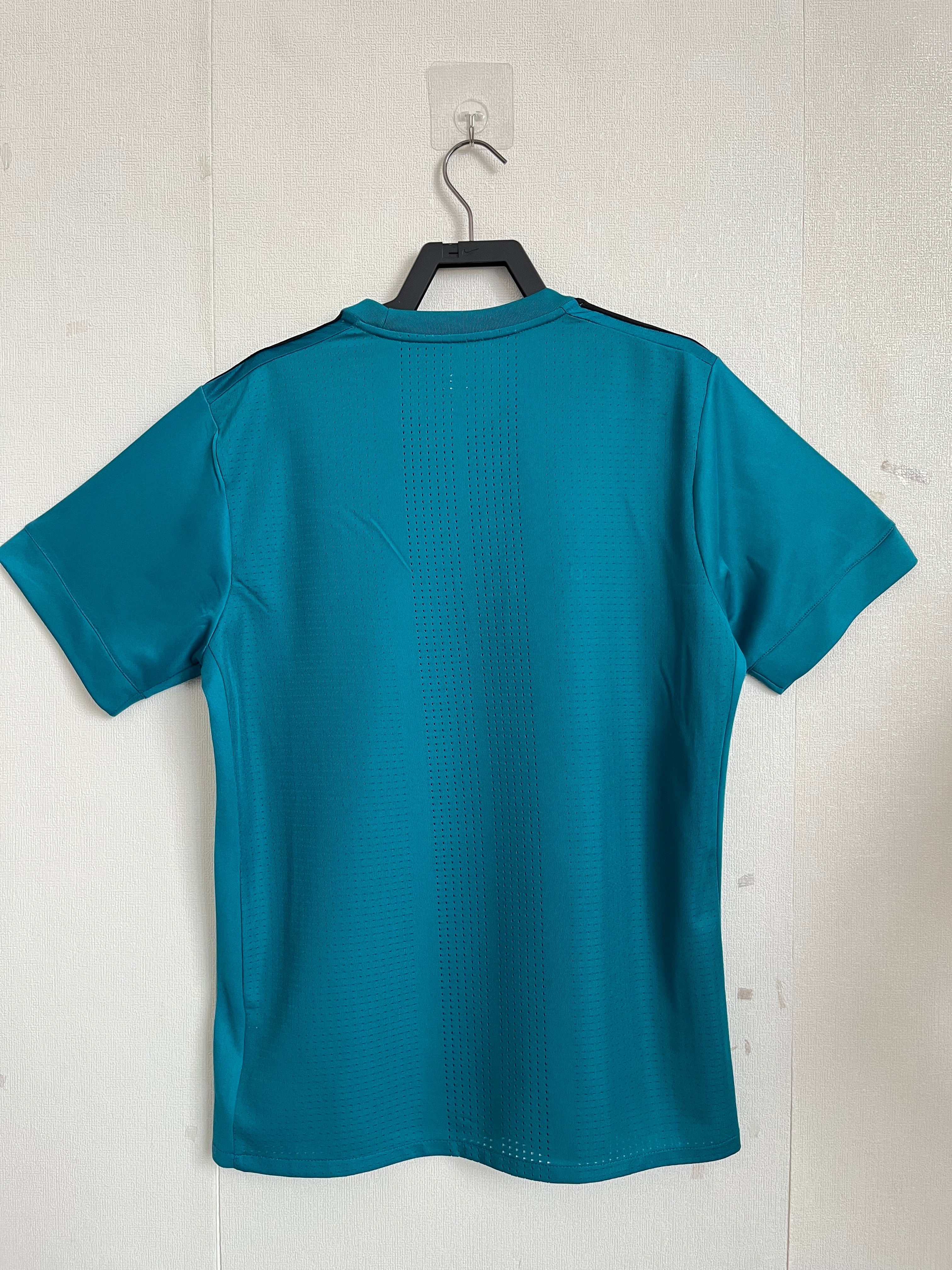 Real Madrid Retro 2017/2018 Tercera Equipación