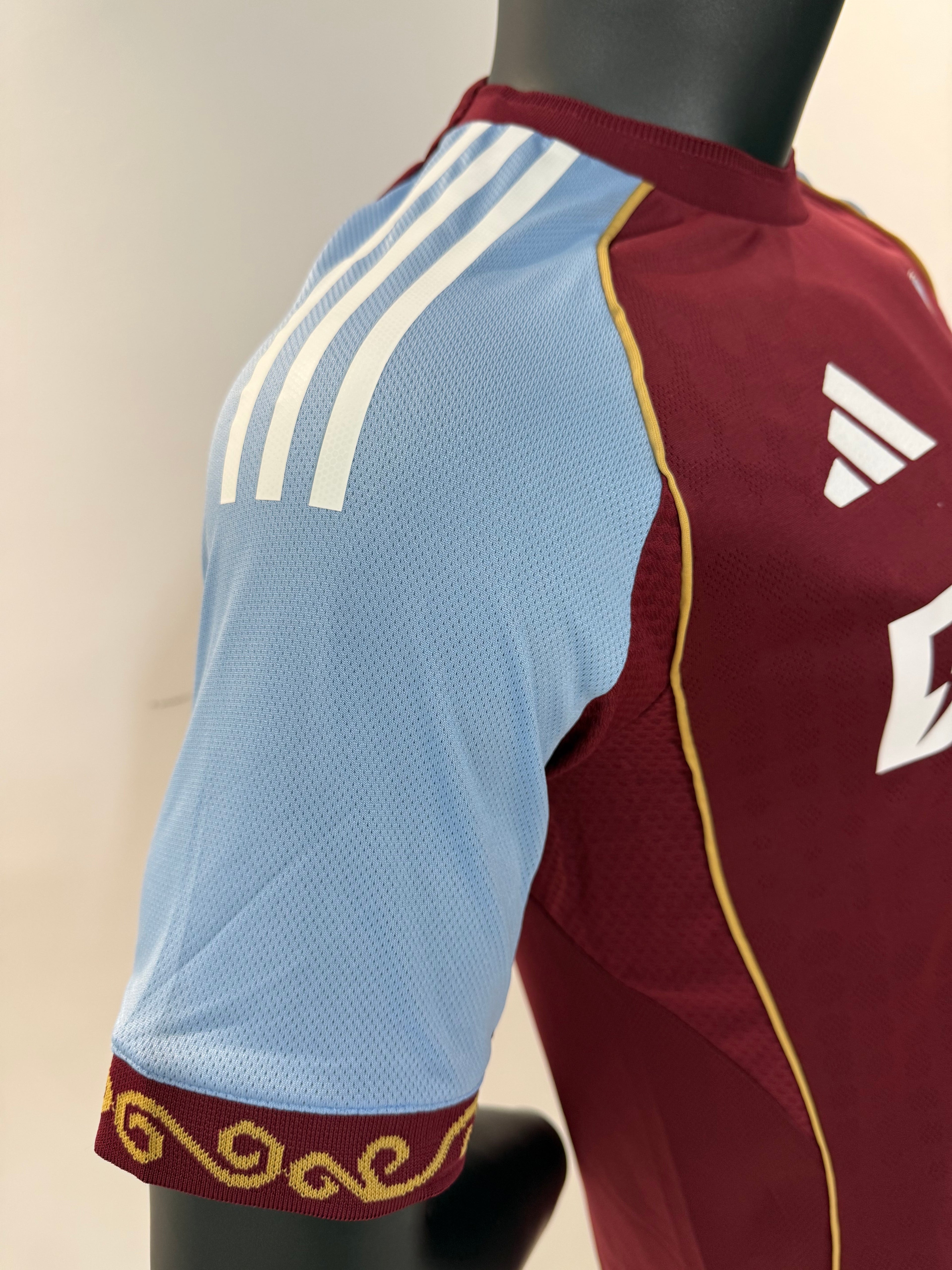 Aston Villa 2025/2026 Local