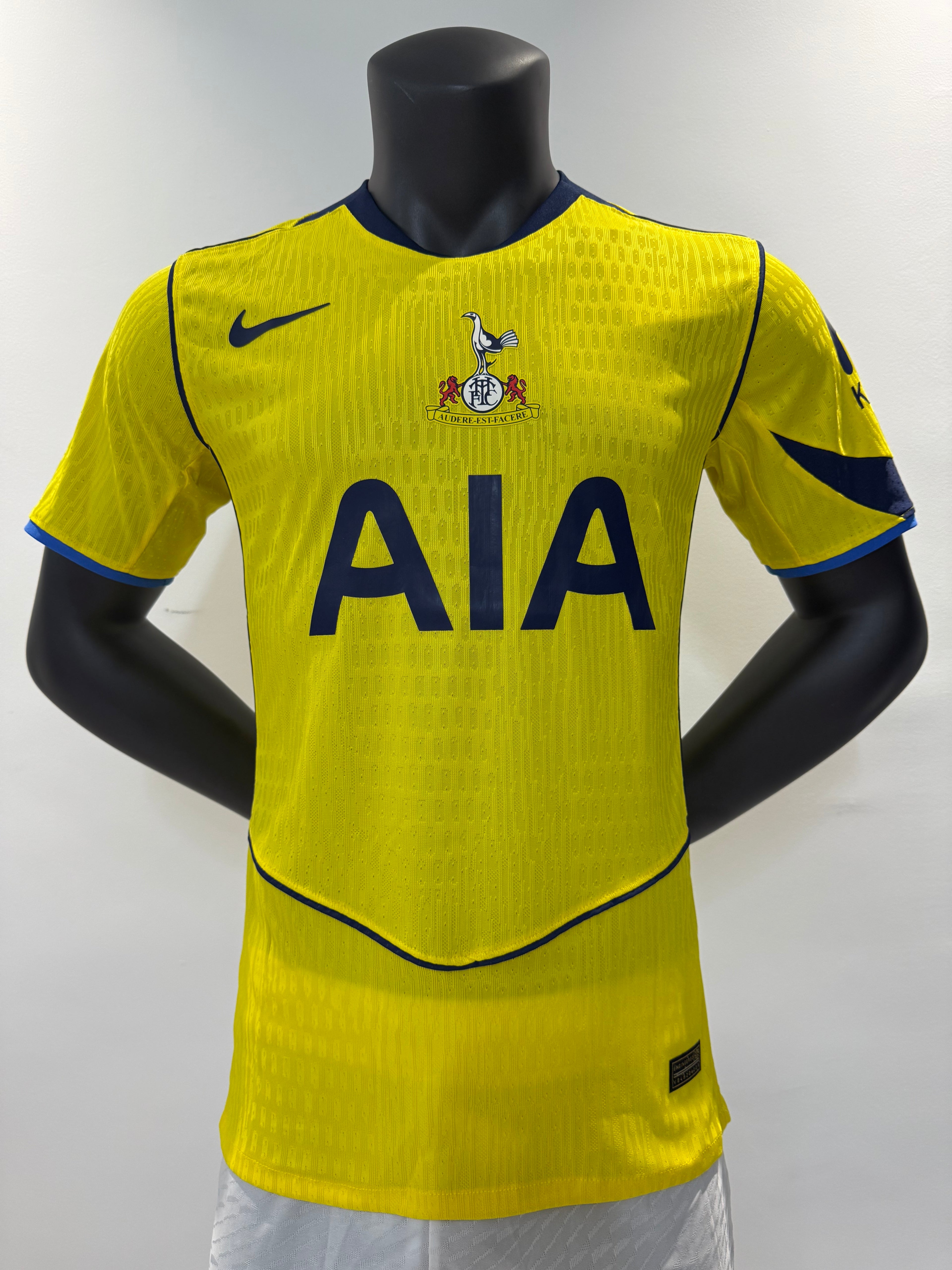 Tottenham 2025/2026 Tercera Equipación